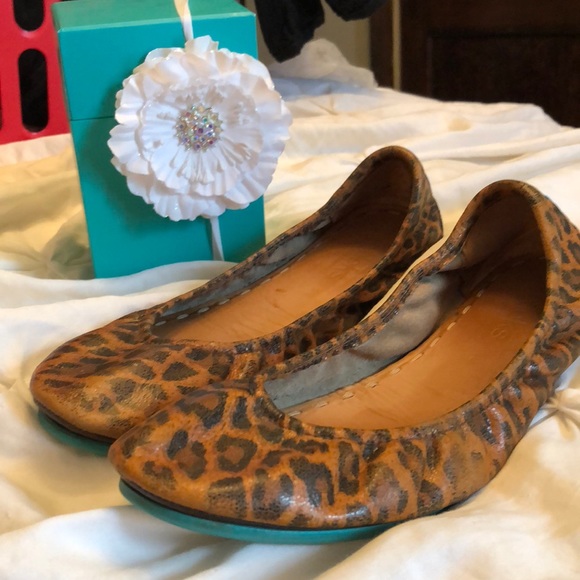 leopard tieks
